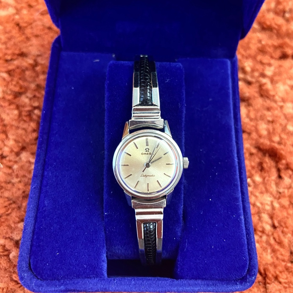 Ladies SWISS made OMEGA LADYMATIC watch💖💖💖 - Picture 4 of 14